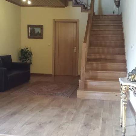 Moleiro De Casa de Campo Baçal